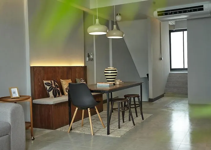 Apartment Spacious Duplex 2 Bedroom Max 6 Guests - 3 Min Walk To Bts Nana Bangkok