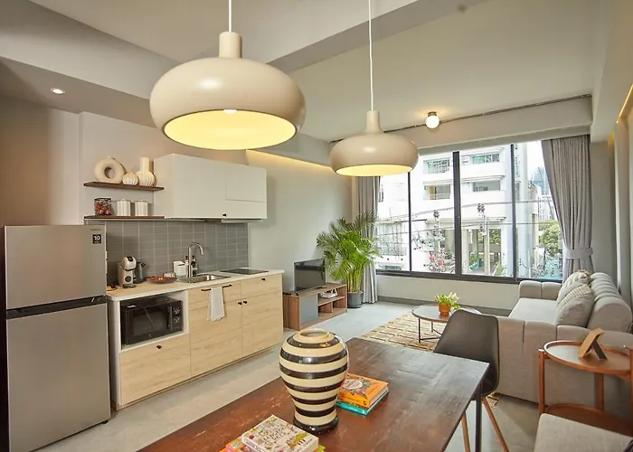 Spacious Duplex 2 Bedroom Max 6 Guests - 3 Min Walk To Bts Nana * Bangkok