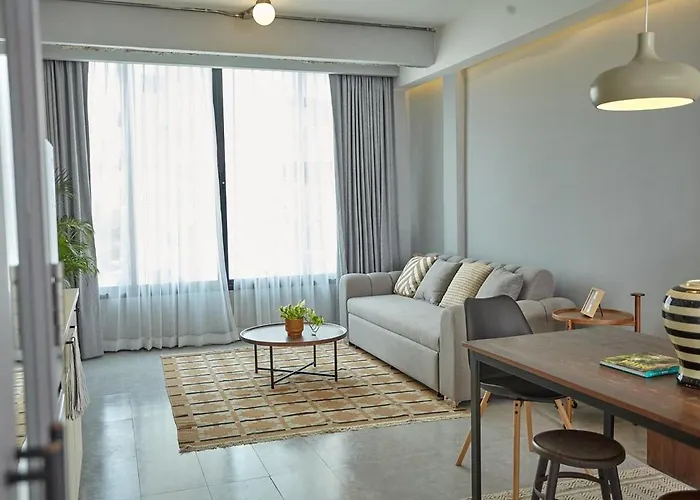 Spacious Duplex 2 Bedroom Max 6 Guests - 3 Min Walk To Bts Nana * Bangkok