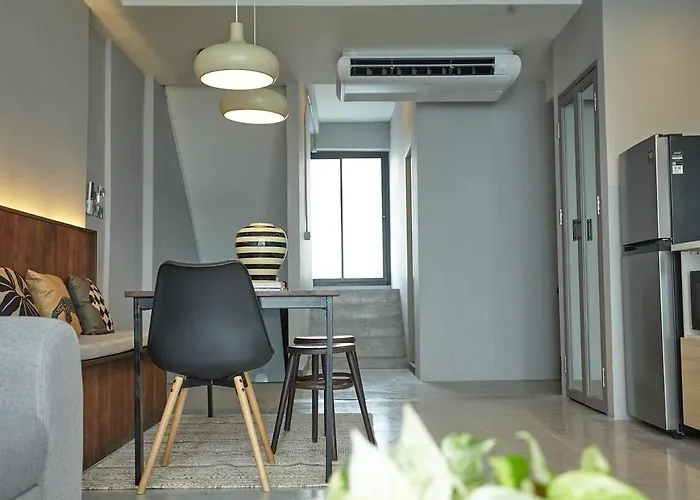 Spacious Duplex 2 Bedroom Max 6 Guests - 3 Min Walk To Bts Nana Apartment *